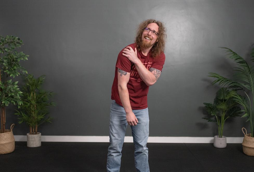 3 Reasons Why Your Shoulders Hurt - Tom Morrison